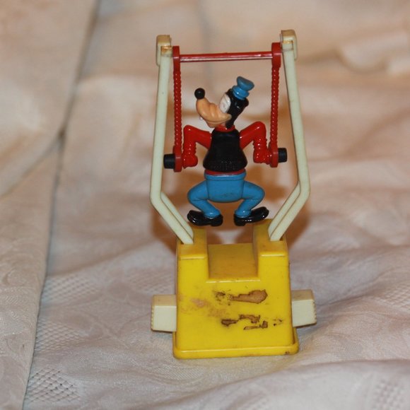 1977 Walt Disney Goofy Gabriel Tricky Trapeze Child Toy Hong Kong - Picture 4 of 4